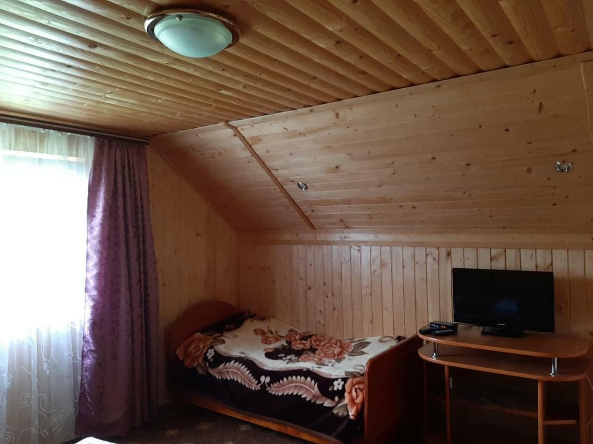 Котедж "Барвінок" Verkhovyna Ngoại thất bức ảnh