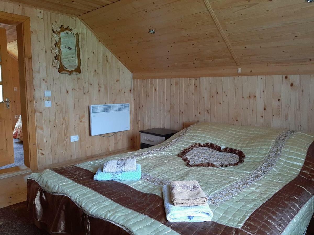 Котедж "Барвінок" Verkhovyna Ngoại thất bức ảnh