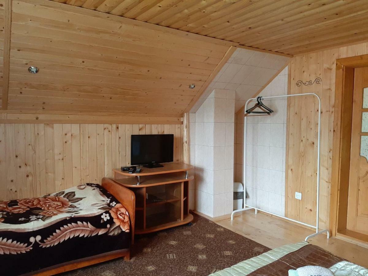 Котедж "Барвінок" Verkhovyna Ngoại thất bức ảnh